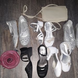 🙋‍♀️Lot of shoes and a change bag💁‍♀️